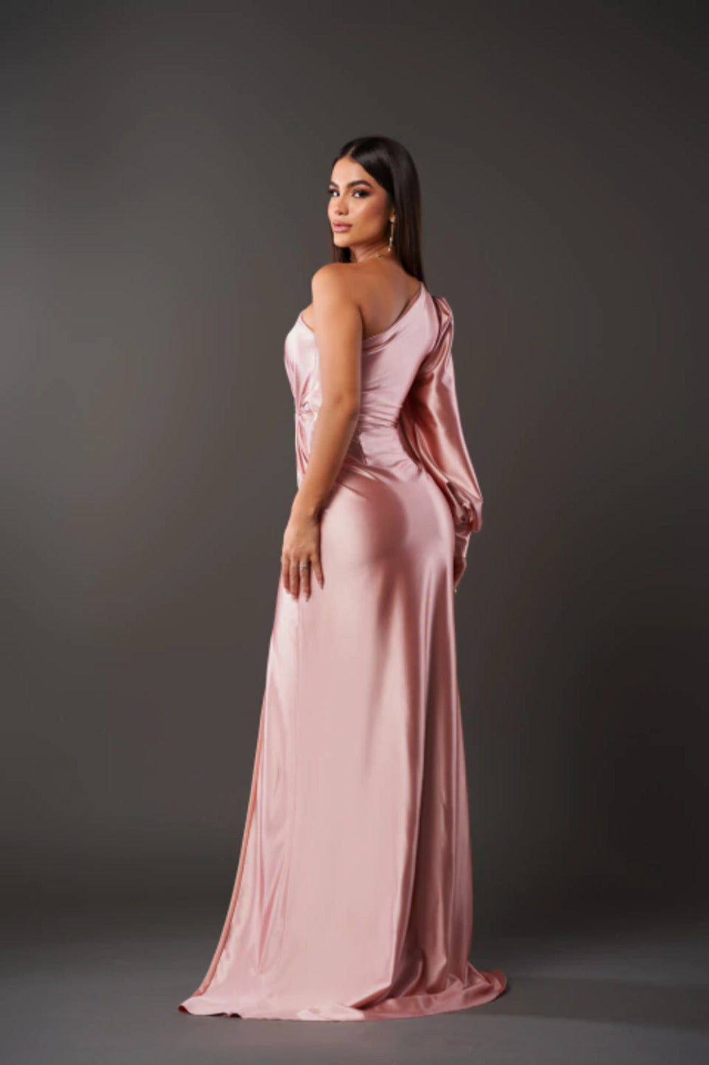 Fione - Elegant and Refined Dress
