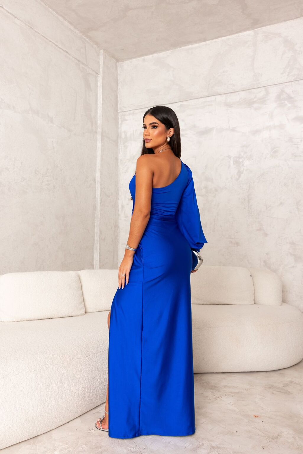 Fione - Elegant and Refined Dress
