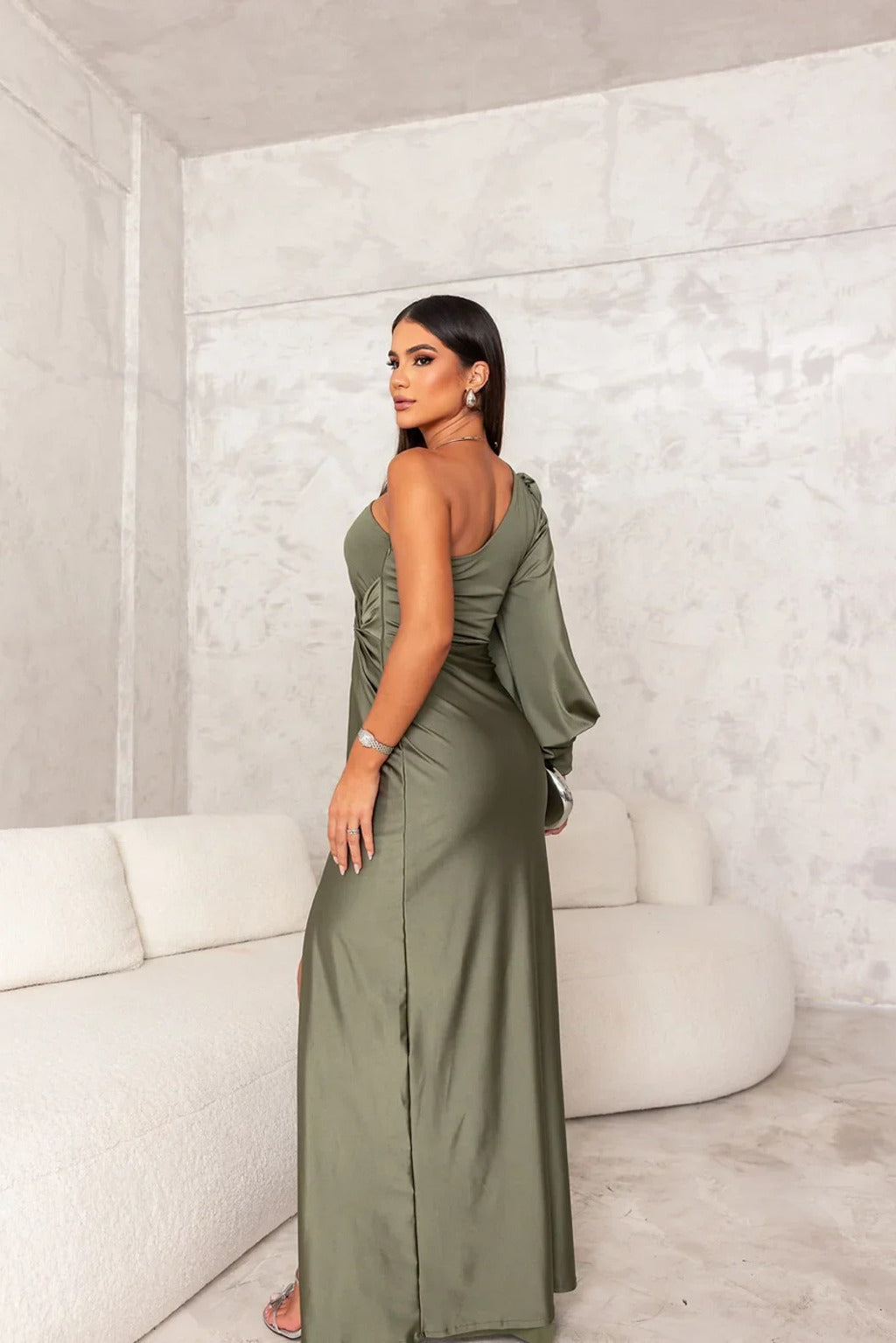 Fione - Elegant and Refined Dress
